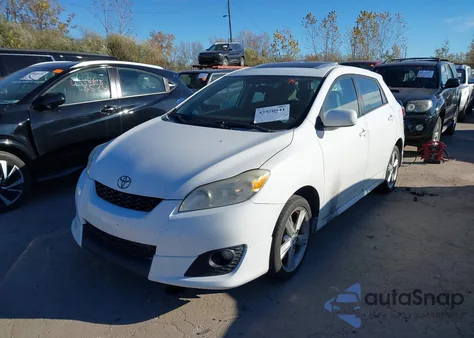 2009 Toyota Matrix S из США, поврежденный, VIN 2T1LE40E09C001024